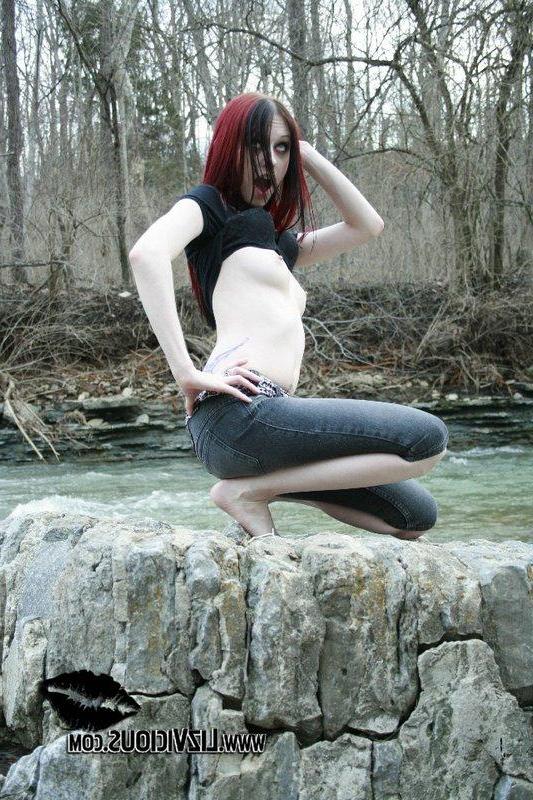 20P Pictures of Liz Vicious stripping outside
