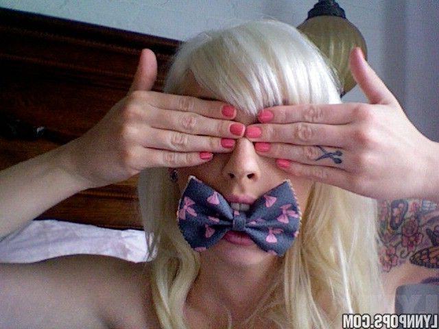 15P Pictures of teen amateur Lynn Pops giving you some kinkiness