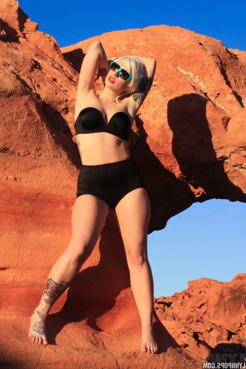 15P Pics of Lynn Pops getting hot outside