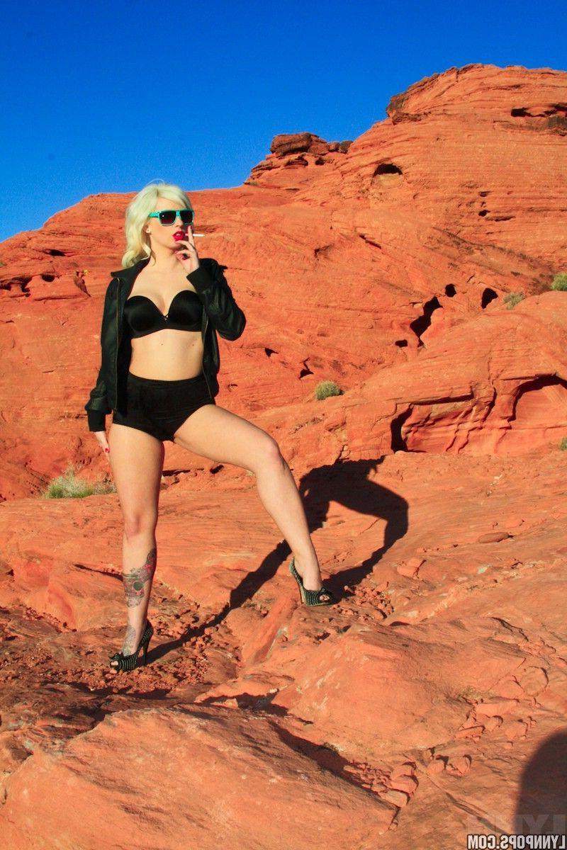 15P Pics of Lynn Pops getting hot outside