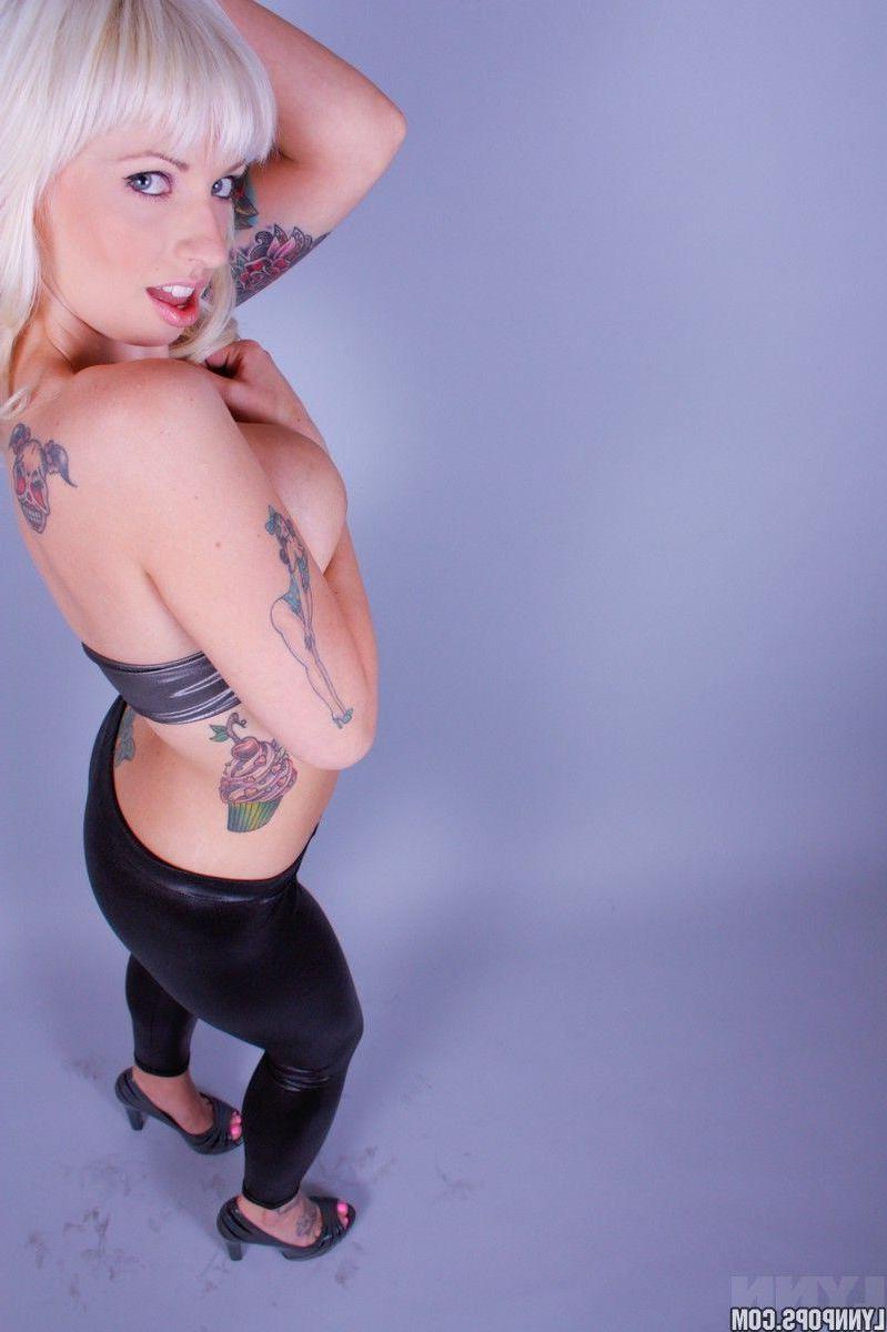 15P Pictures of Lynn Pops stripping for your pleasure