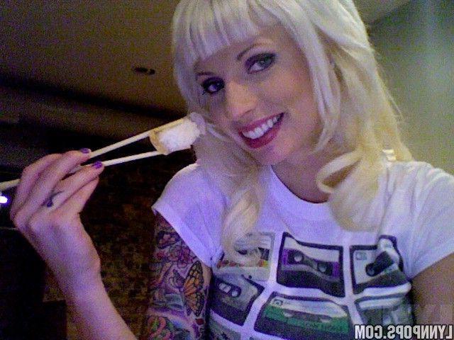 15P Pictures of teen star Lynn Pops showing off her hotness on webcam