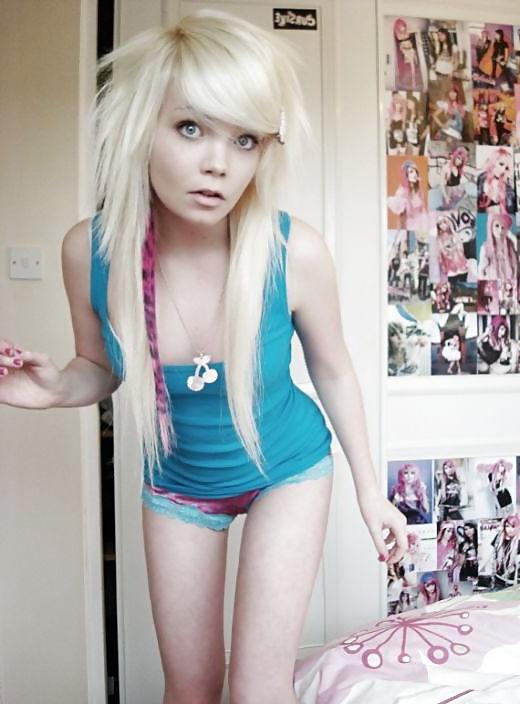 14P Cute emo girls 4.0