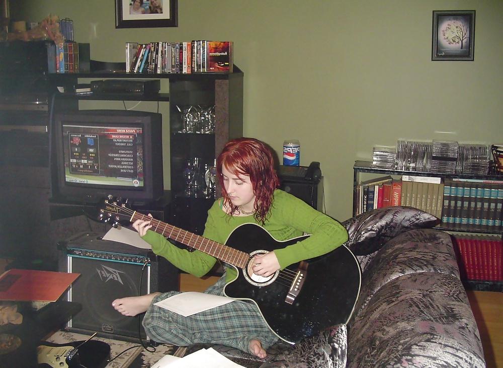 25P Another Hot EMO GF