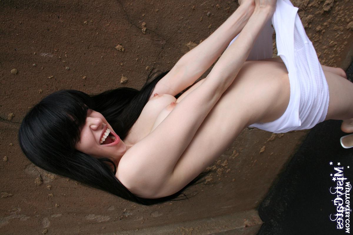20P Pictures of Misty Gates stripping for you outside