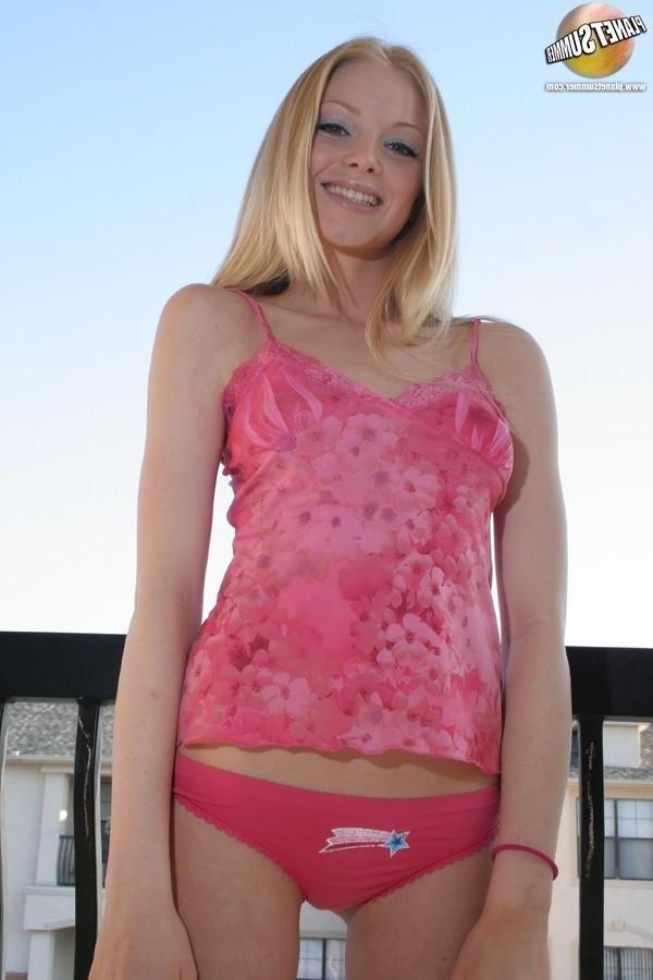 20P Pictures of Planet Summer showing off her sexy ass on the balcony