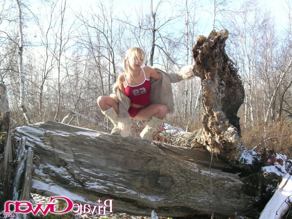 16P Pictures of teen slut Private Gwen trying to stay warm