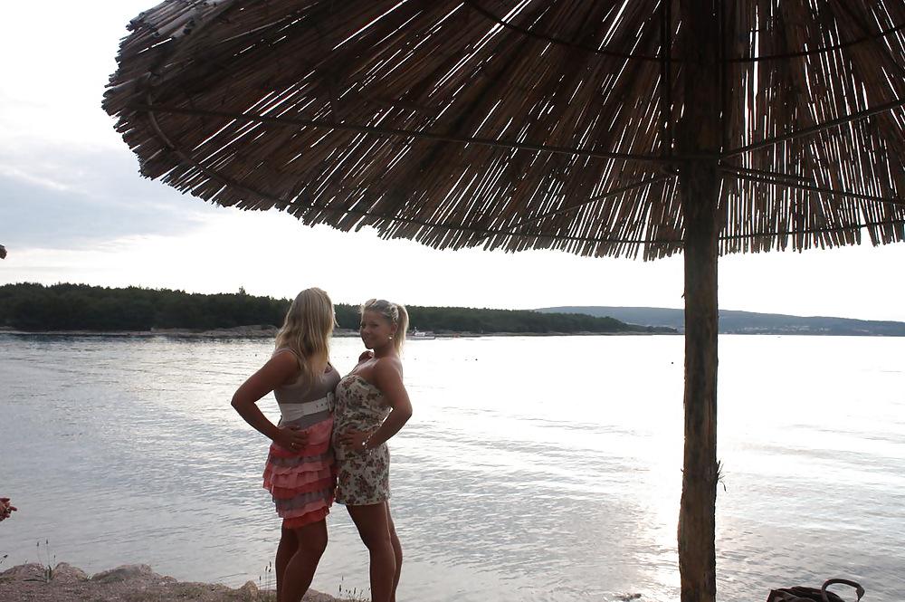 25P 3 sexy teens on vacation
