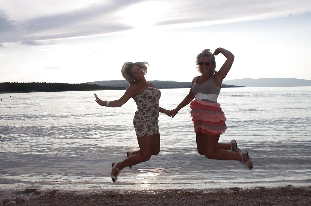 25P 3 sexy teens on vacation