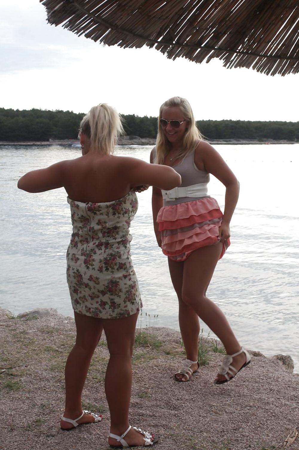 25P 3 sexy teens on vacation