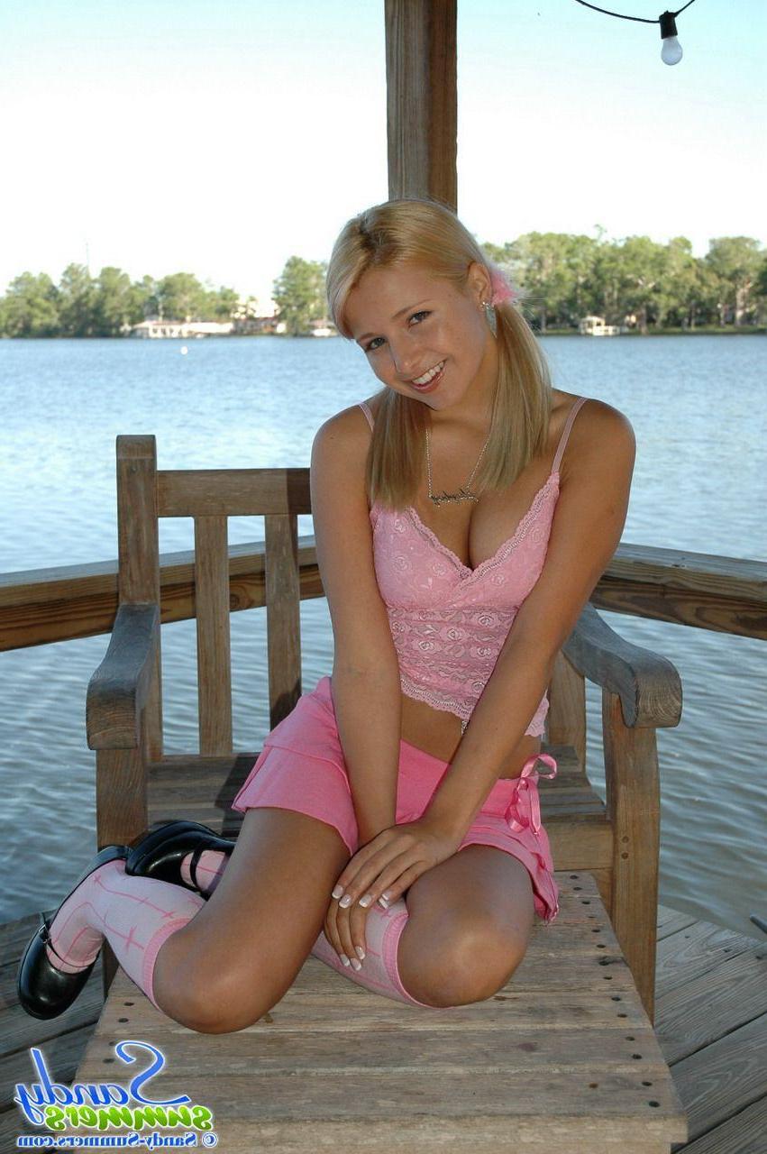 20P Pictures of Sandy Summers stripping outside