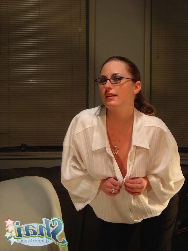 20P Pictures of teen nympho Shai West giving her boss a blowjob