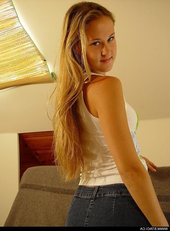 20P Pictures of teen Staci.ca stripping just for you