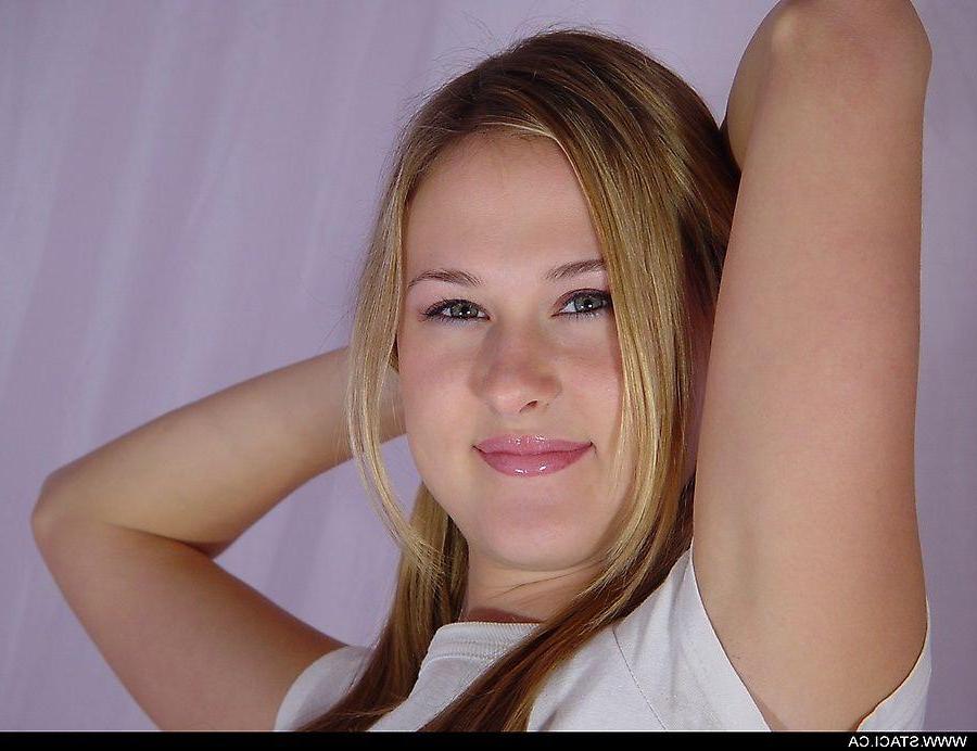 20P Pictures of Staci.ca stripping for you in bed