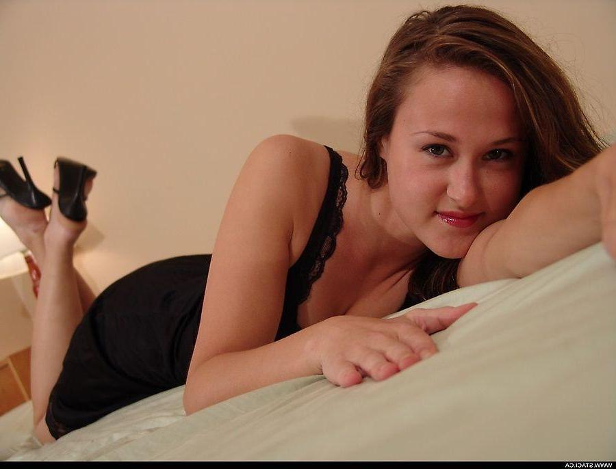 20P Pictures of Staci.ca stripping for you in bed