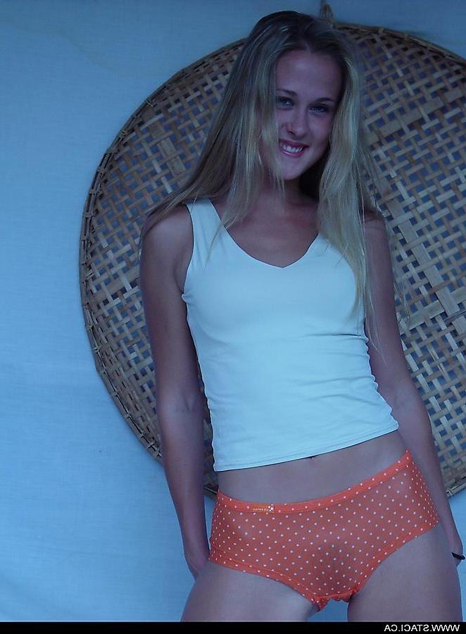 20P Pictures of teen babe Staci.ca stripping for you