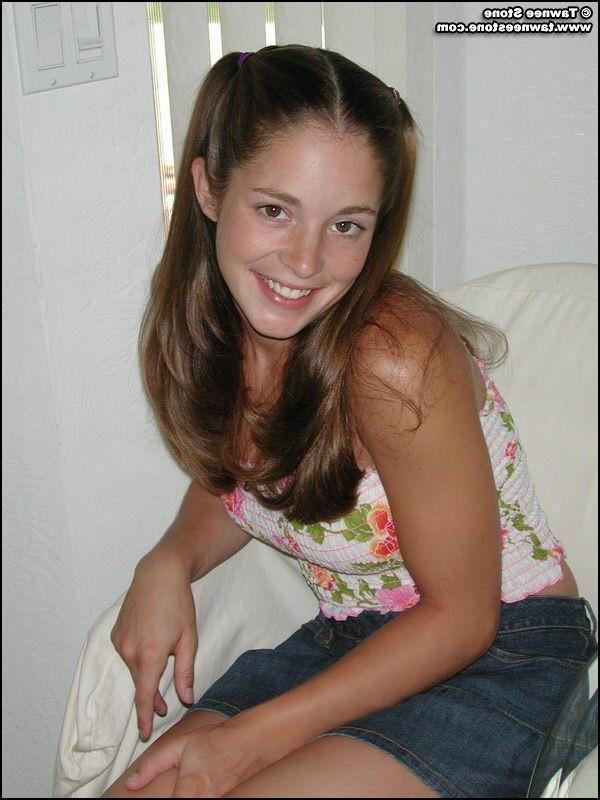 20P Pictures of teen Tawnee Stone stripping for your pleasure