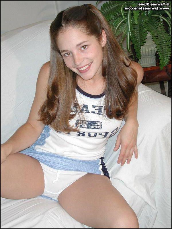 20P Pictures of teen Tawnee Stone stripping naked to get you off