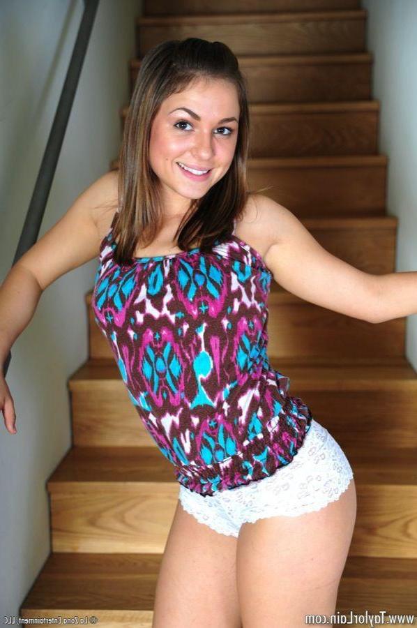 15P Pictures of teen Taylor Lain stripping on the stairs