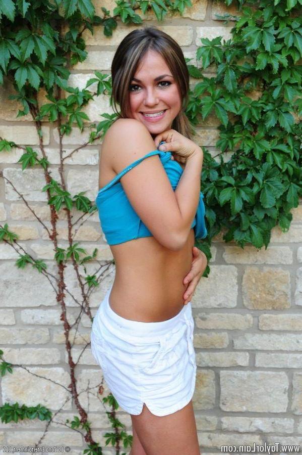 15P Pictures of teen amateur Taylor Lain stripping in the back yard