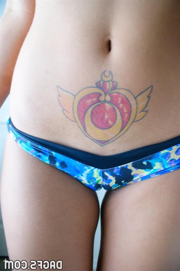 13P Alt girl Araxie strips naked for you on cam