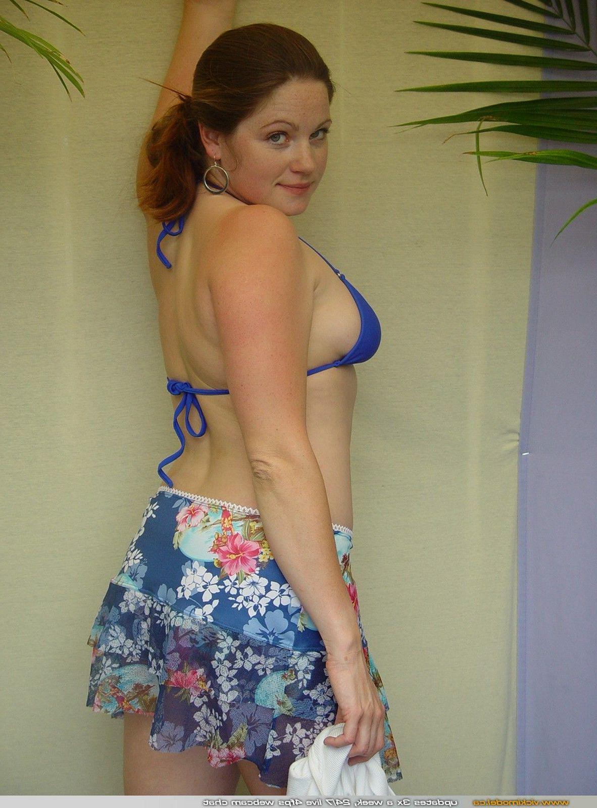 20P Pictures of teen model Vicki Model showing you her big boobs