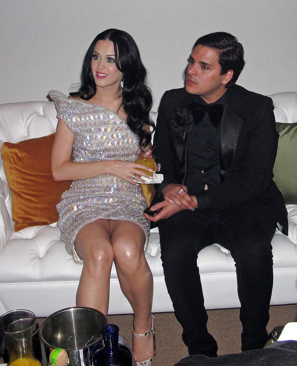 25P 0032 fakes Katy Perry