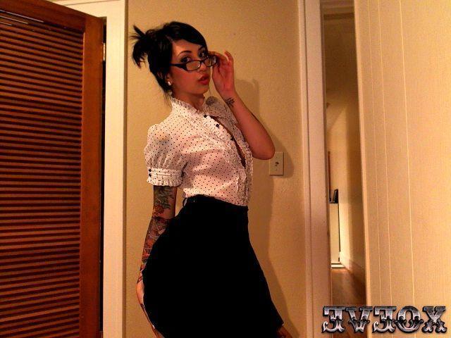 12P Pictures of teen cutie Xo Eve giving your cock a hot tease