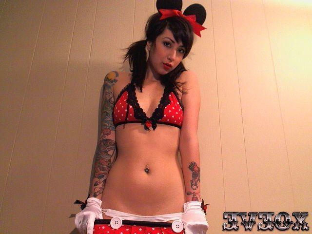 12P Pictures of Xo Eve giving you a Minnie Mouse fantasy