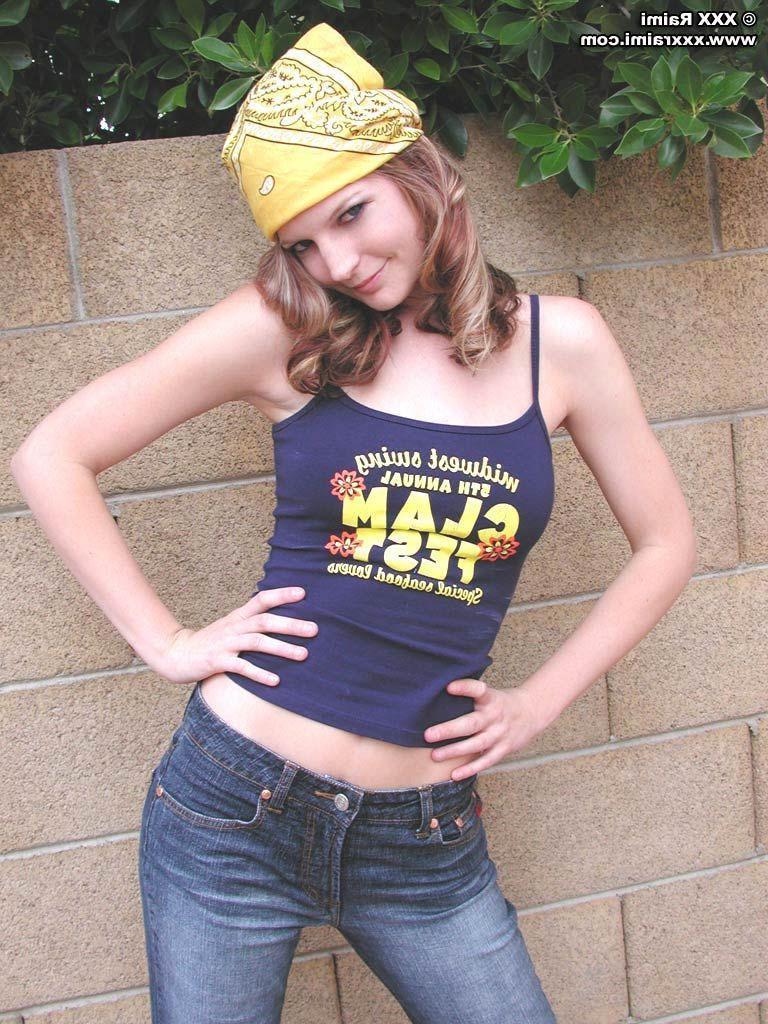 20P Pictures of teen babe XXX Raimi stripping in the back yard