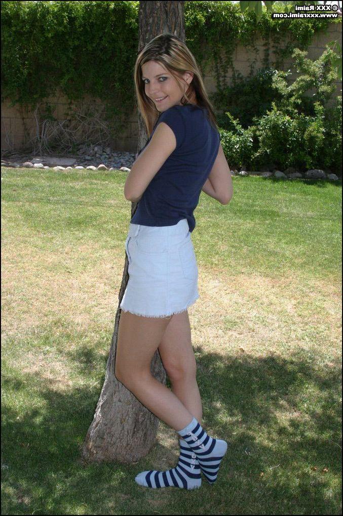 20P Pictures of teen babe XXX Raimi stripping outside