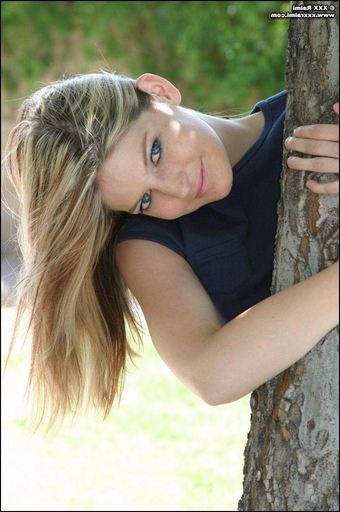 20P Pictures of teen babe XXX Raimi stripping outside