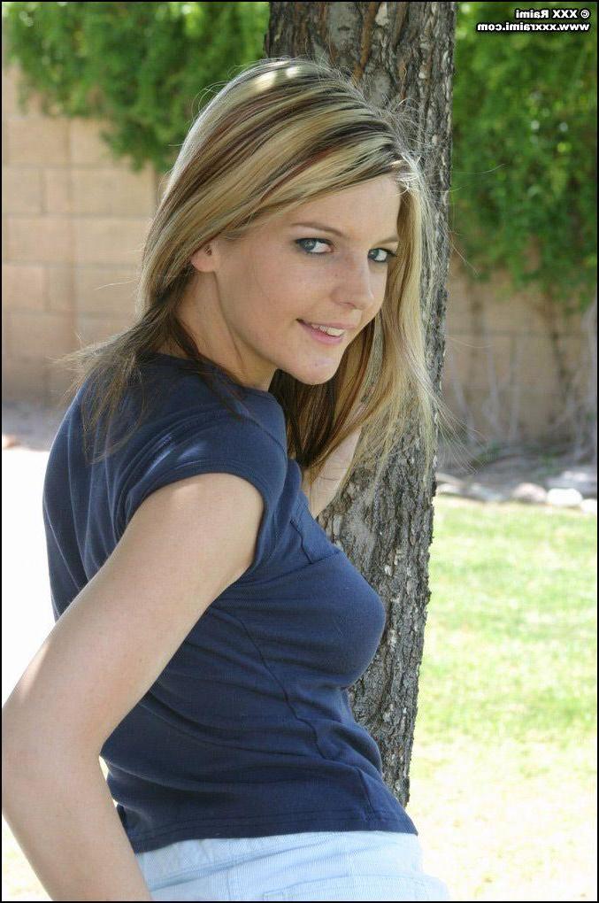 20P Pictures of teen babe XXX Raimi stripping outside