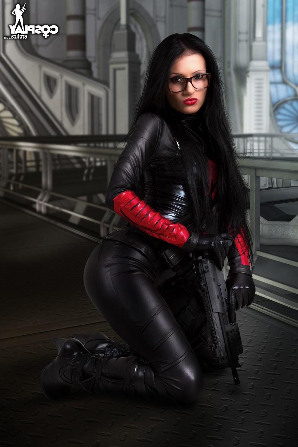 12P Sexy cosplayer Zorah dresses up as Baroness