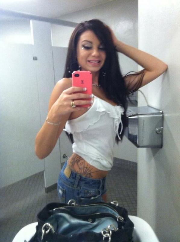 16P Hot tattooed GF shows off her sexy body in underwear