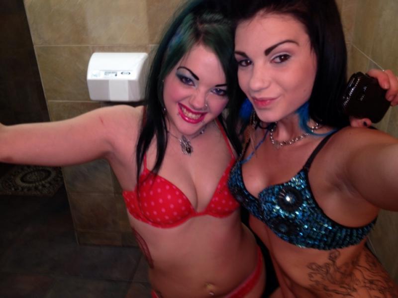 16P Hot tattooed GF shows off her sexy body in underwear