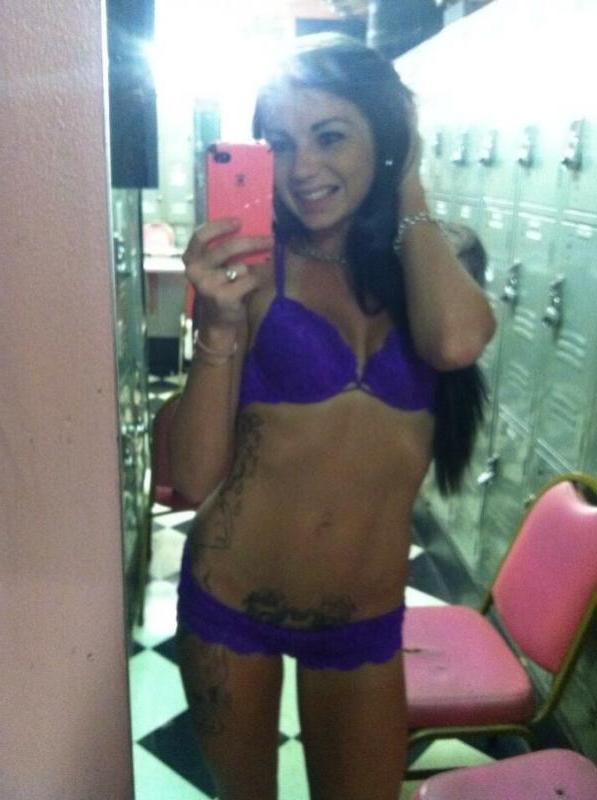 16P Hot tattooed GF shows off her sexy body in underwear