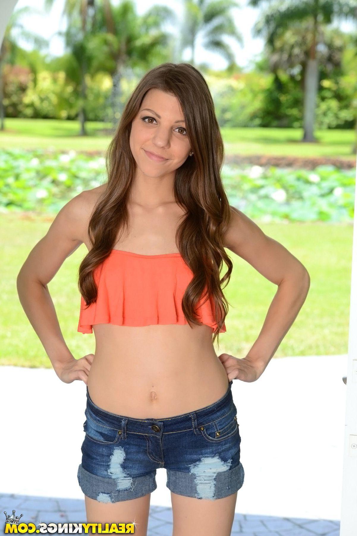 20P Hot girl Hannah Reese stops by for her first cum fiesta