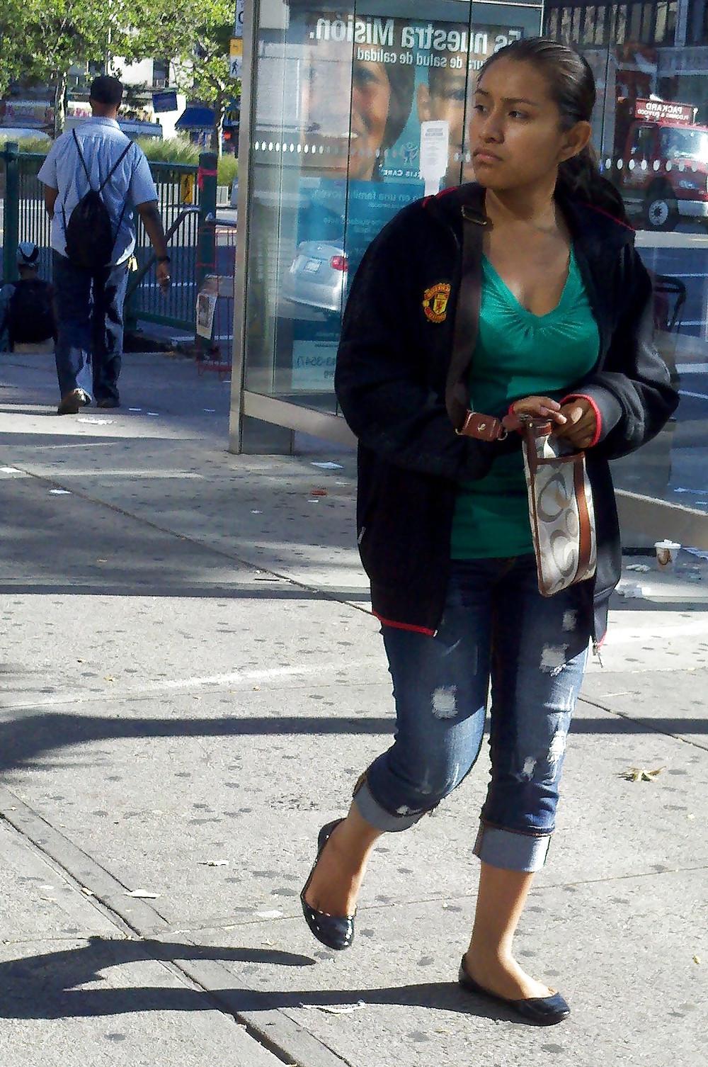 5P Harlem Girls in the Street