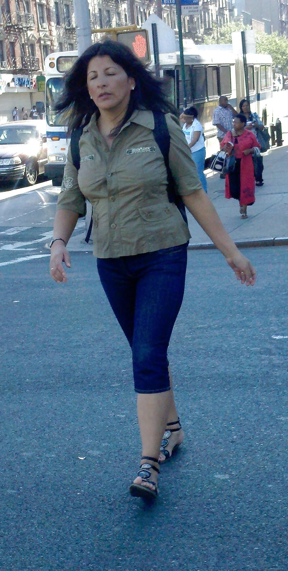 5P Harlem Girls in the Street