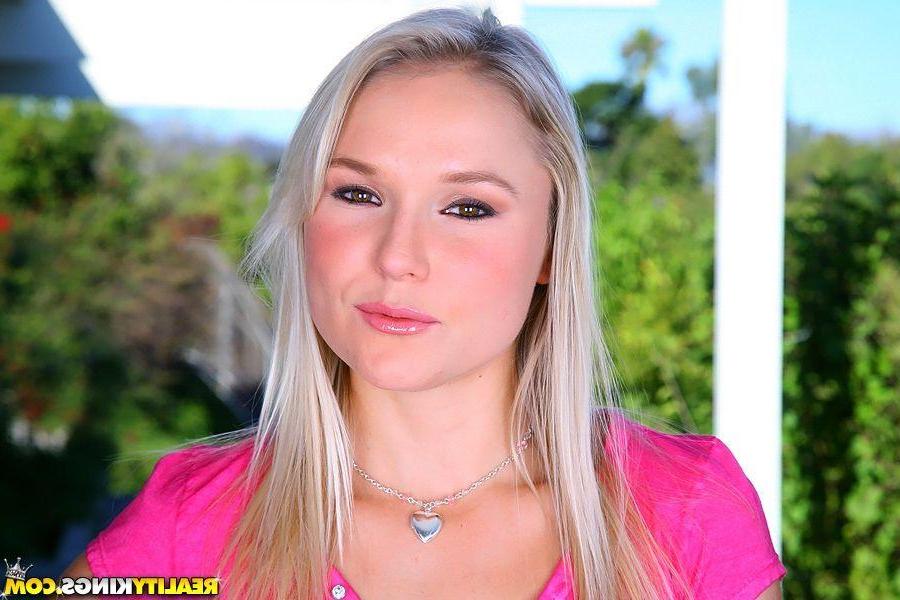 20P Pictures of teen Natalia Rogue riding a big cock