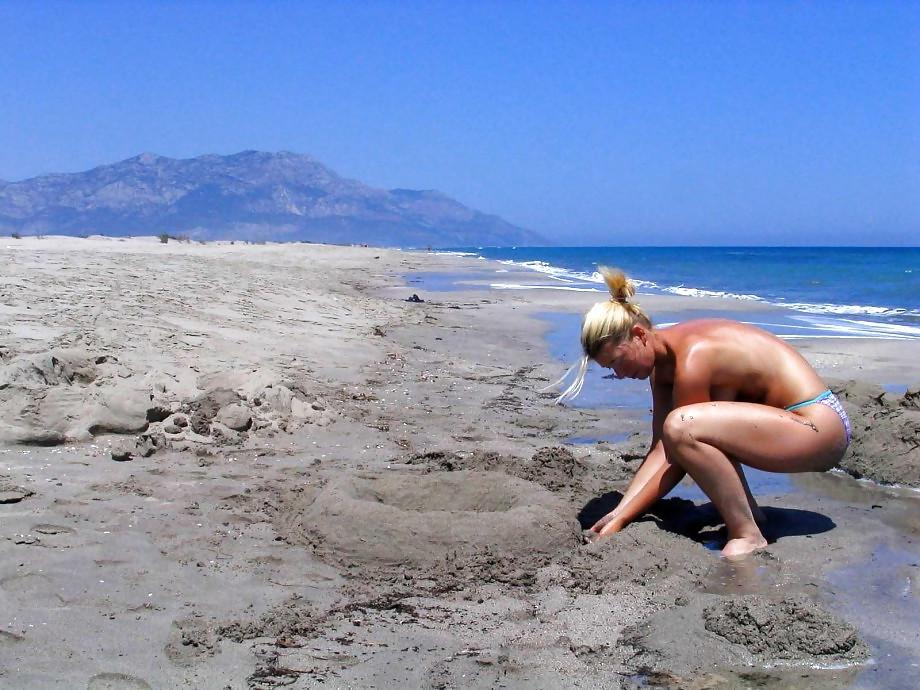 25P German tourists holiday in turkey