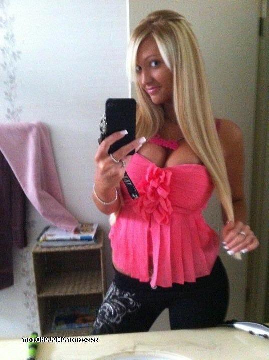 14P Hot blonde GF self-shooting in various sexy clothes