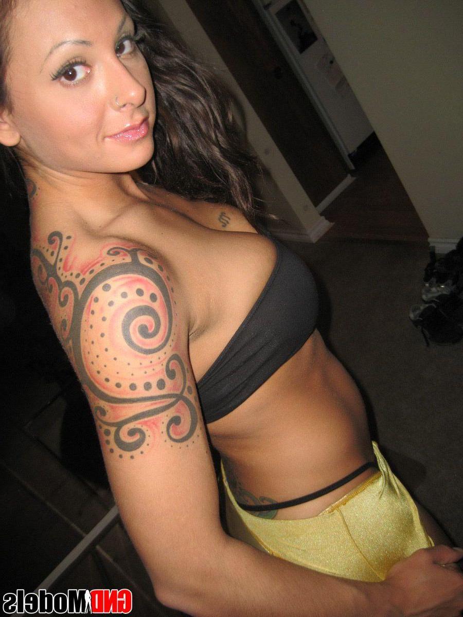 12P Pictures of a hot girl stripping for you