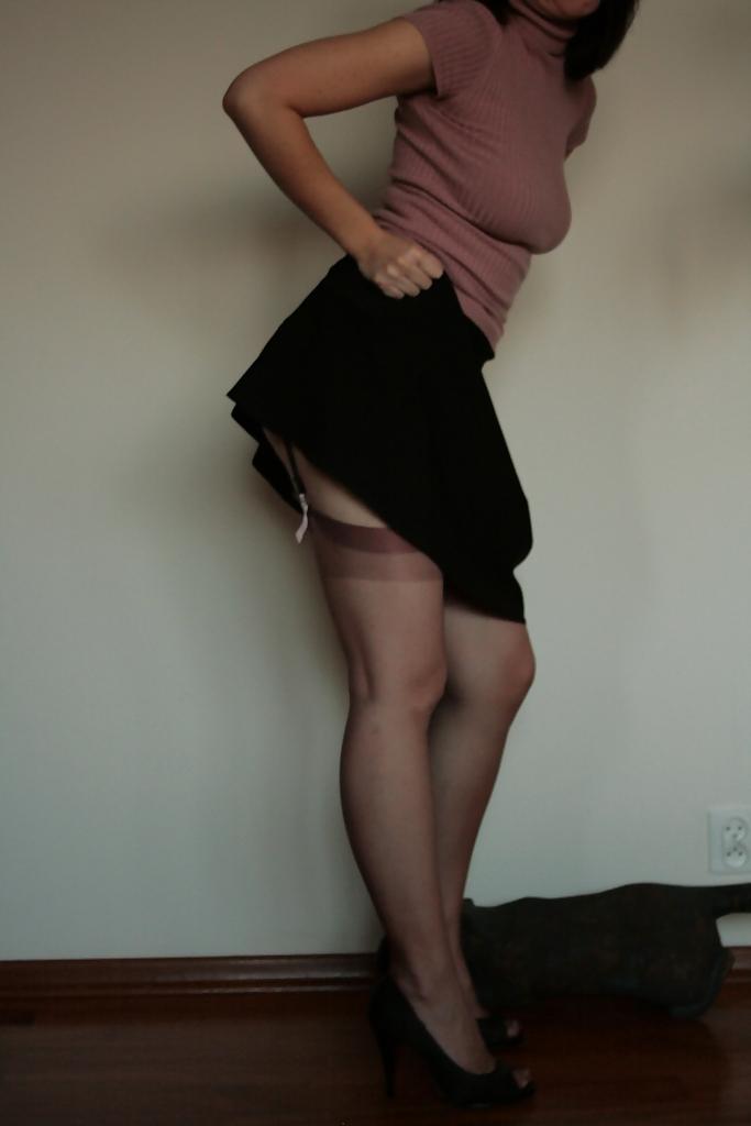 15P Sexy stockings girl