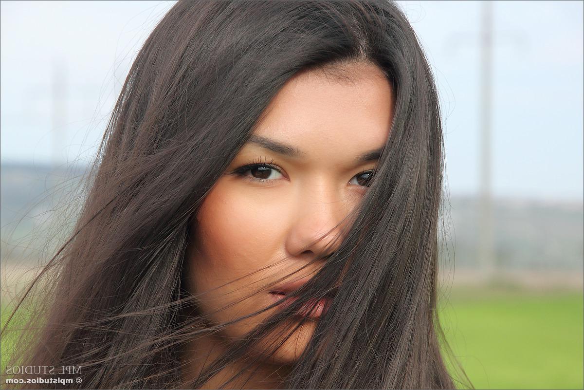 12P MPL Studios Presents Kiana in "Fresh for Spring"