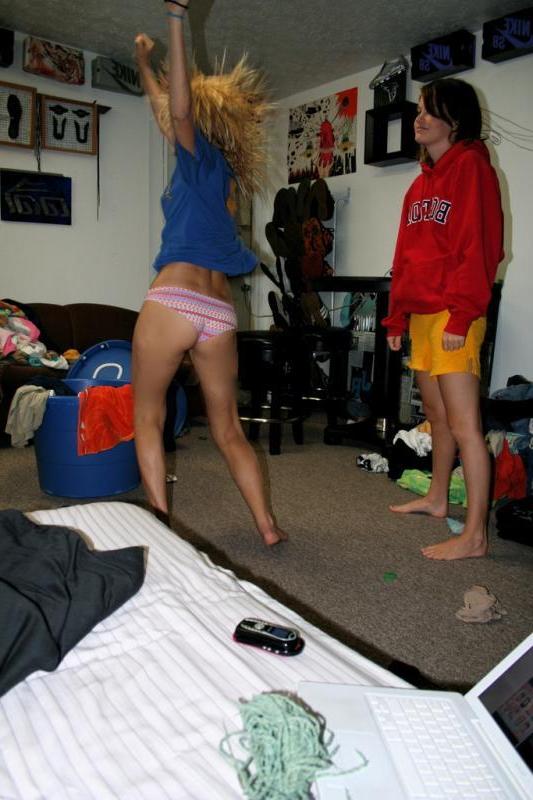 14P Hot alt GFs tease with their hot bodies at home