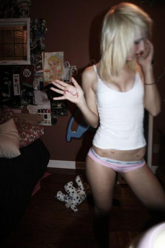 14P Hot alt GFs tease with their hot bodies at home