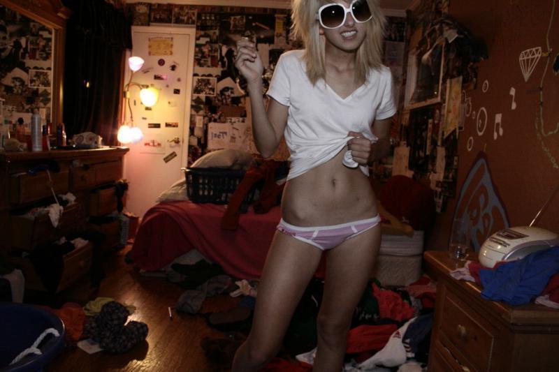 14P Hot alt GFs tease with their hot bodies at home