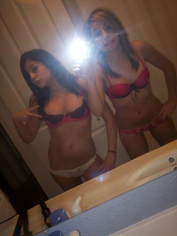 10P Kinky alternative chick posing in sexy lingerie